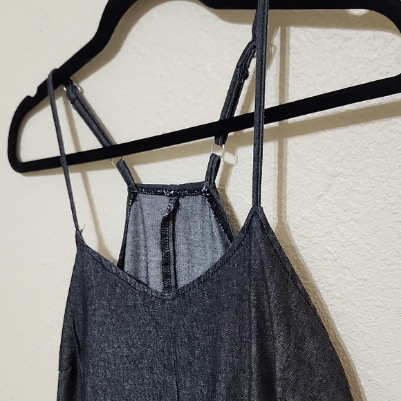 Elegant Black Maxi Dress - Picture 6 of 10